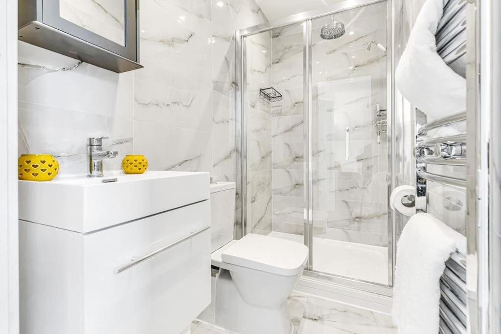 Apartament Lux Kensington 2br With Ac - Sleeps Up To 9 *